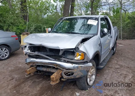 2002 Ford F-150 Lariat/Xlt из США, поврежденный, VIN 1FTRW08L62KB59262